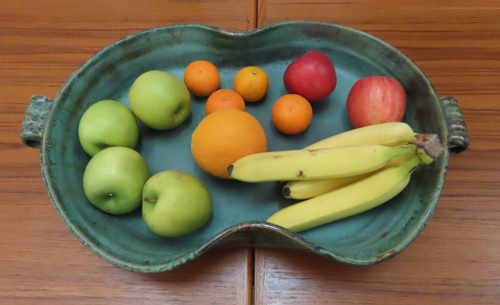 Ceramic serving dish